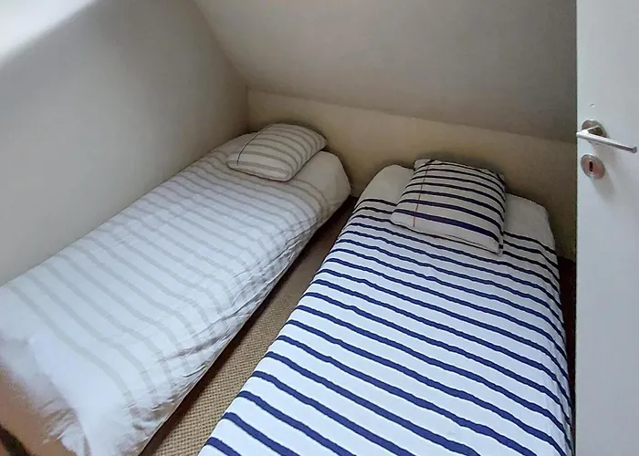 Lovely In Les Deux Egli Canville-les-Deux-Églises