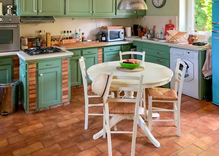 Hébergement de vacances Lovely In Les Deux Egli *