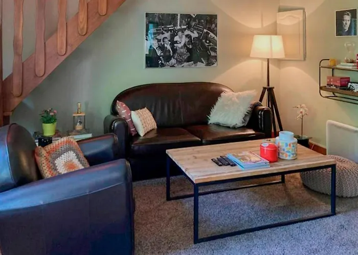 Lovely In Les Deux Egli Canville-les-Deux-Églises