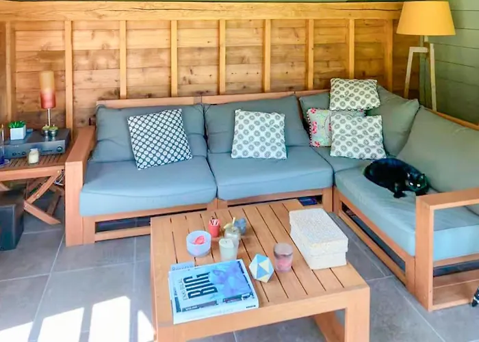 Lovely In Les Deux Egli Hébergement de vacances